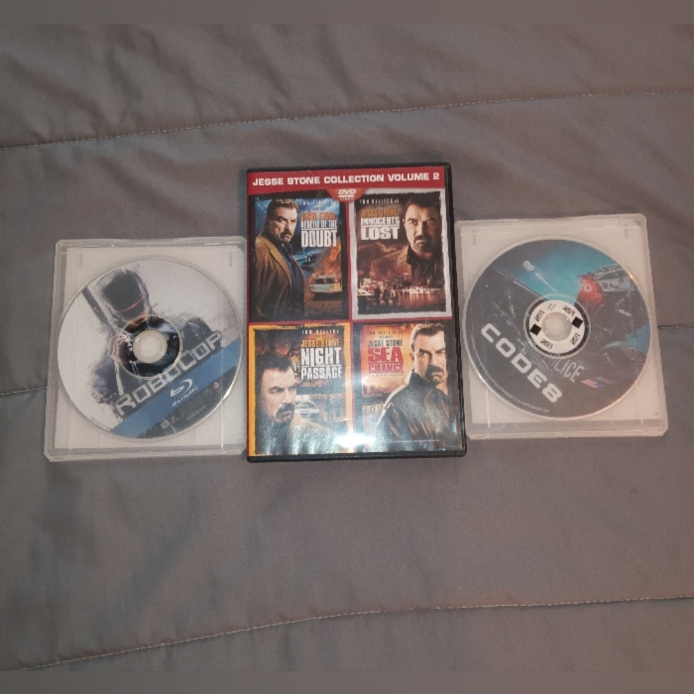 Movie Bundle - Picture 1 of 4